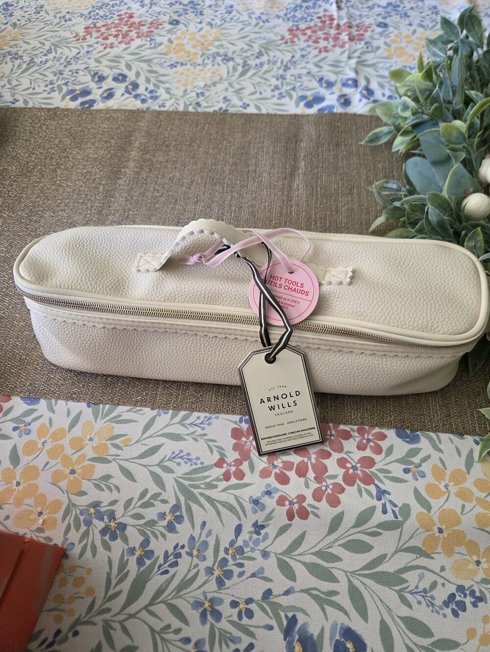 Cream Leather Travel Case - Cream - Picture 7 of 8